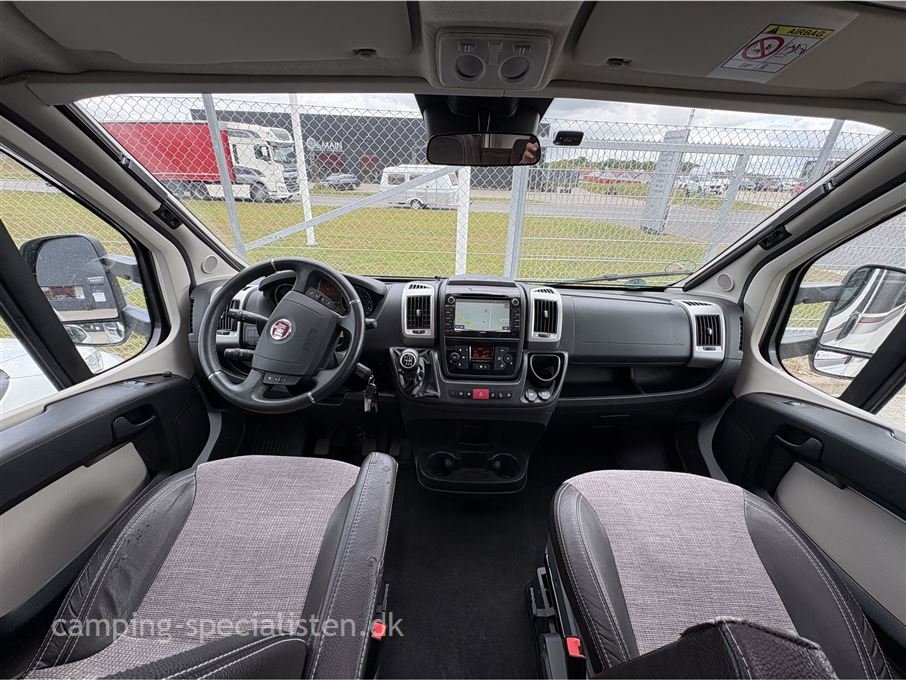 LMC Cruiser Premium T 681 G